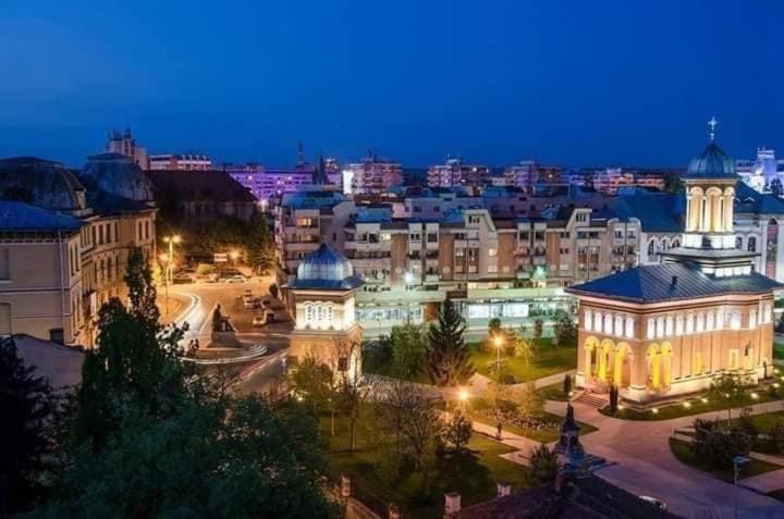 Glamour Ultracentral Крайова Экстерьер фото